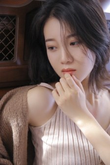 美女热舞擦边